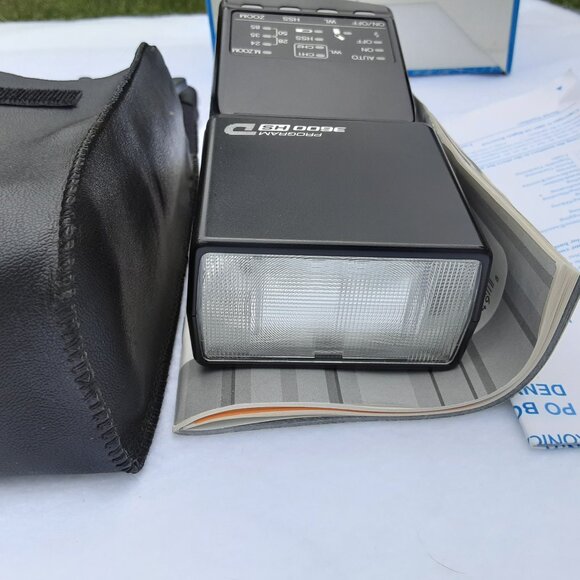 Various Camera Related Bundle, Flash, Camera Case, Technicolor and Box Camera - Picture 10 of 10